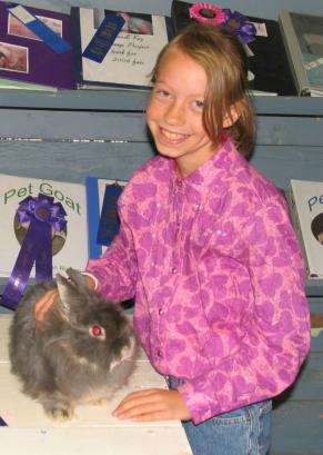 4hrabbit2006.JPG - 23374 Bytes