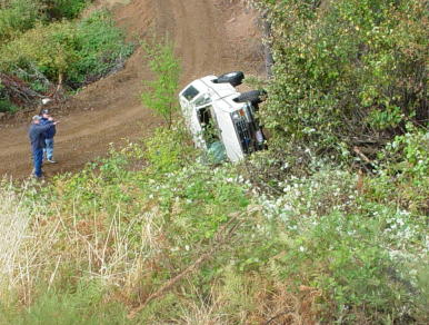 accident9-13-05.JPG - 43706 Bytes
