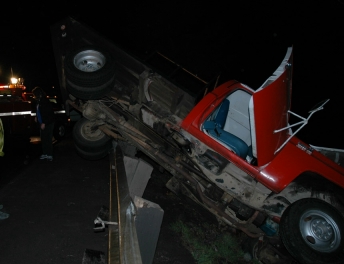 accidenta2-19-05.JPG - 57384 Bytes