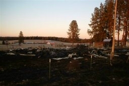 barnfire3.JPG - 28968 Bytes