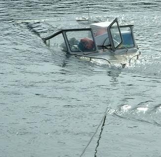 boatsink22-27-6.JPG - 37576 Bytes