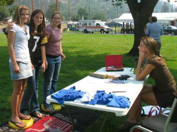 careerfair39-8-06.JPG - 22371 Bytes
