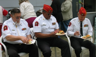 chrcbbq5-10-05.JPG - 79538 Bytes