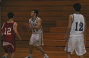 ohsjvoffense2-12-05oss.jpg - 12026 Bytes