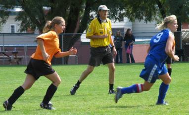 soccer39-12-05.JPG - 20702 Bytes