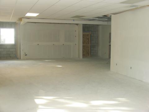 teencenter2-2-06.JPG - 12473 Bytes