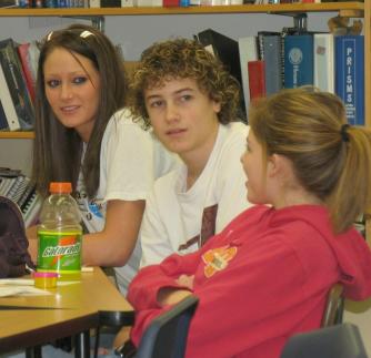 teencenter22-18-06.JPG - 18978 Bytes